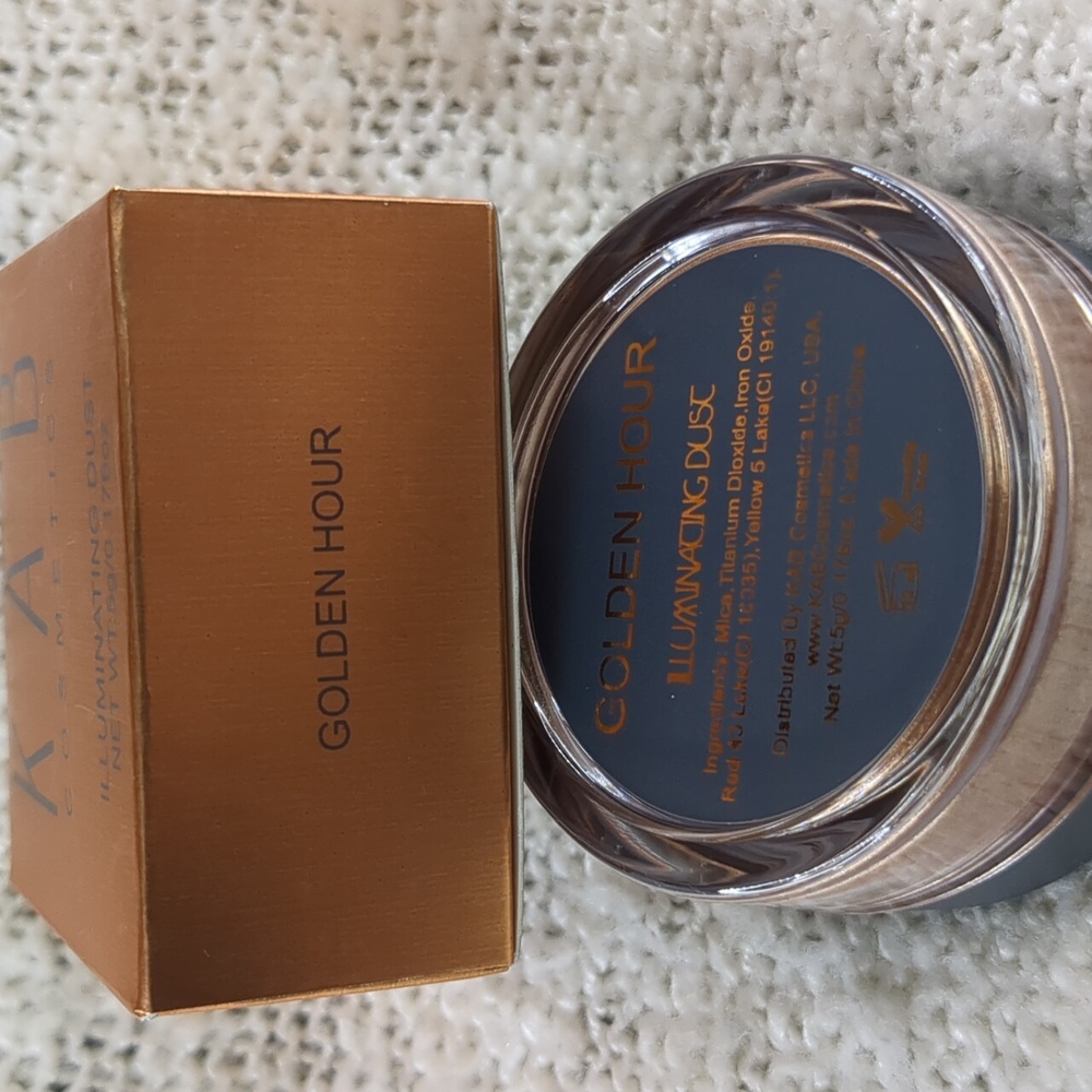KAB Cosmetics Illuminating Dust in GOLDEN HOUR, 5g/0.176oz - Picture 4 of 14